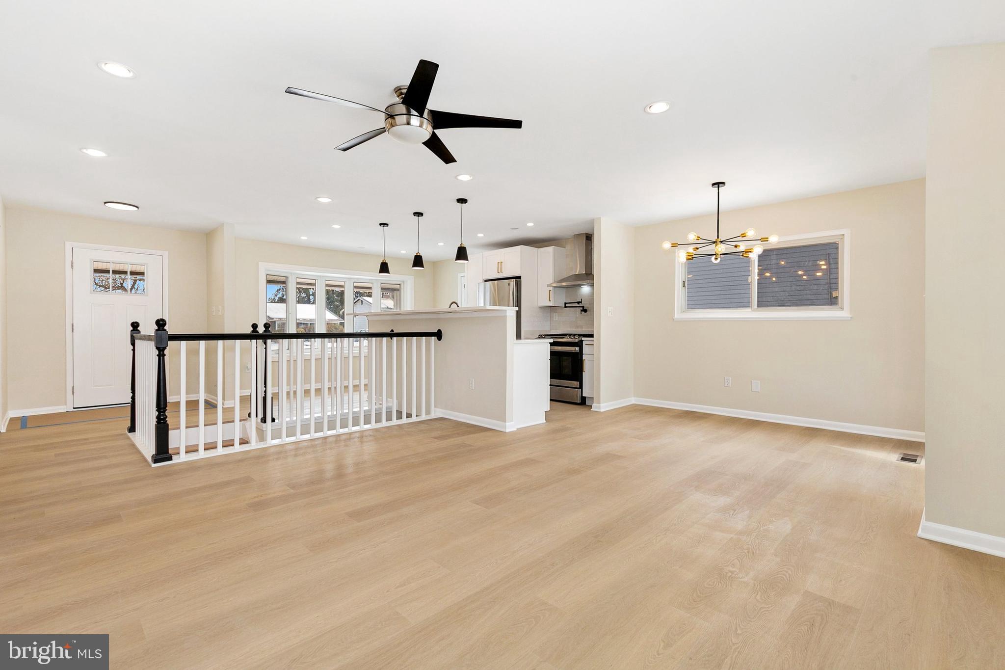 WHEATON WOODS - Residential