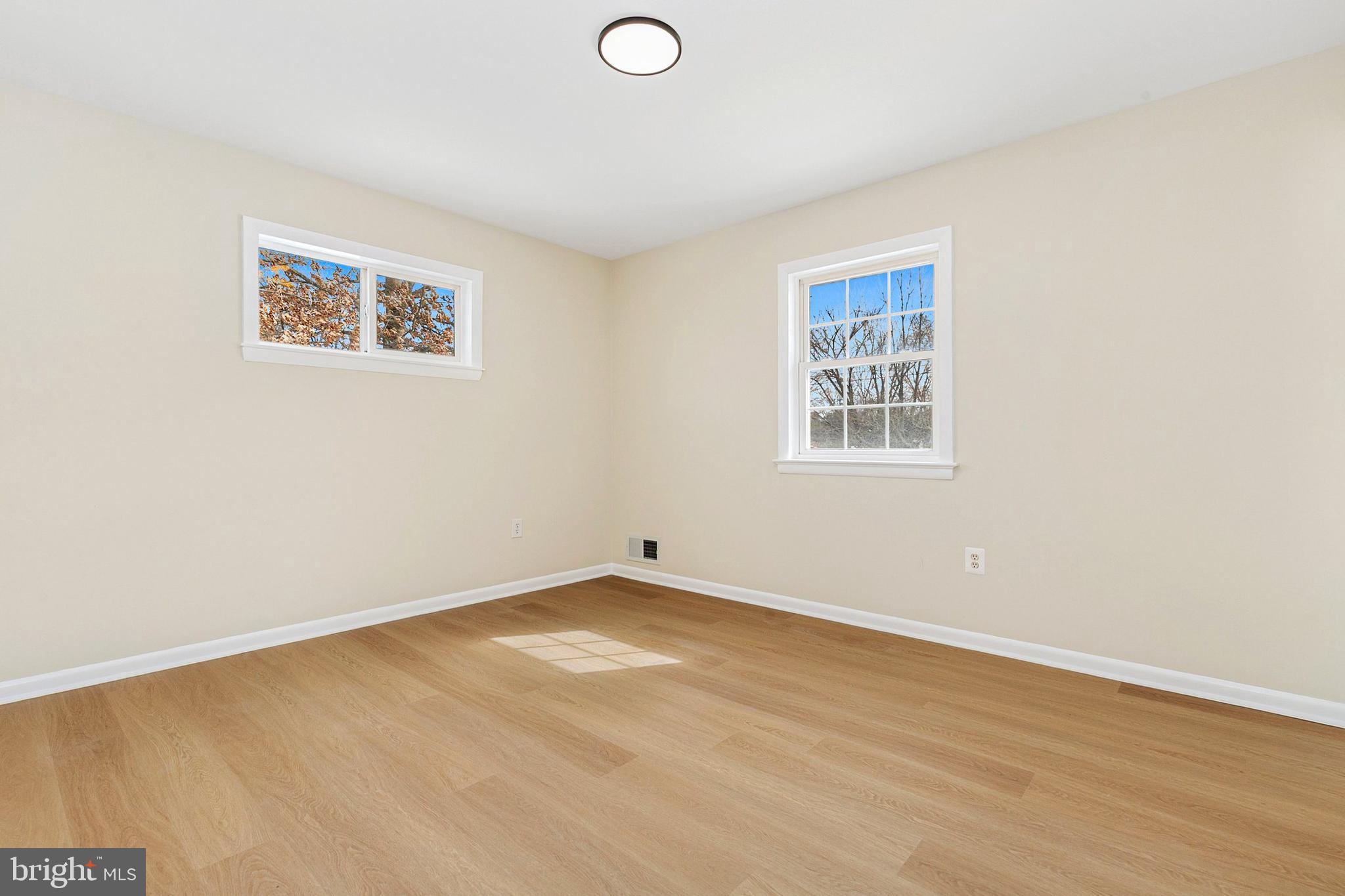 WHEATON WOODS - Residential