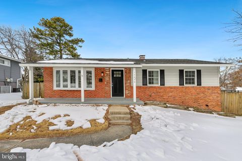 Photo of 13530 Vandalia Drive, ROCKVILLE, MD 20853 (MLS # MDMC2216624)