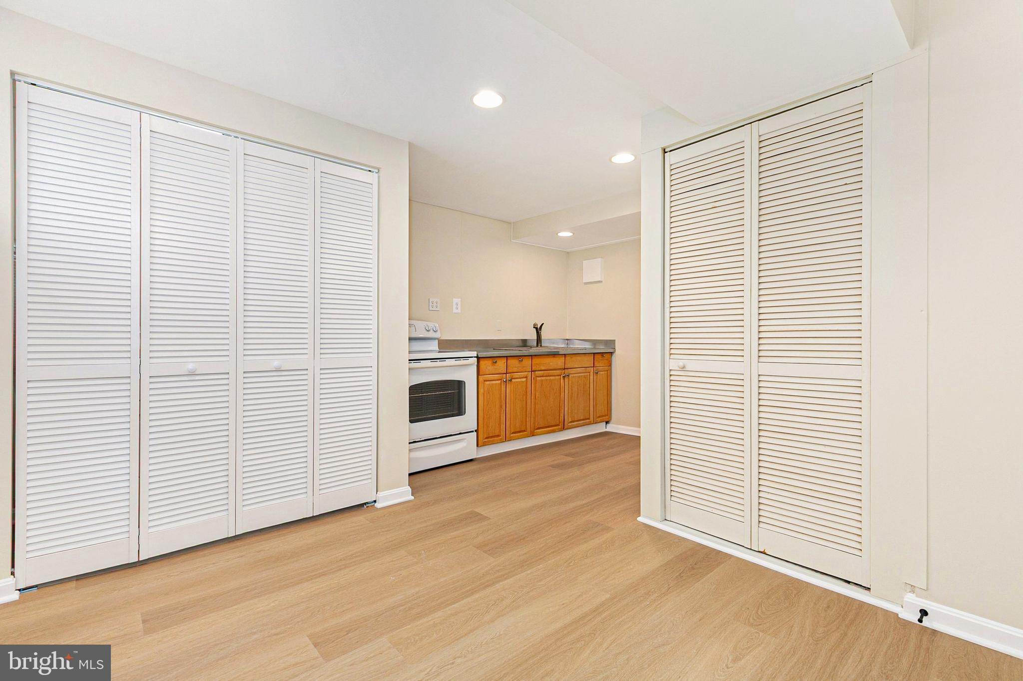 WHEATON WOODS - Residential