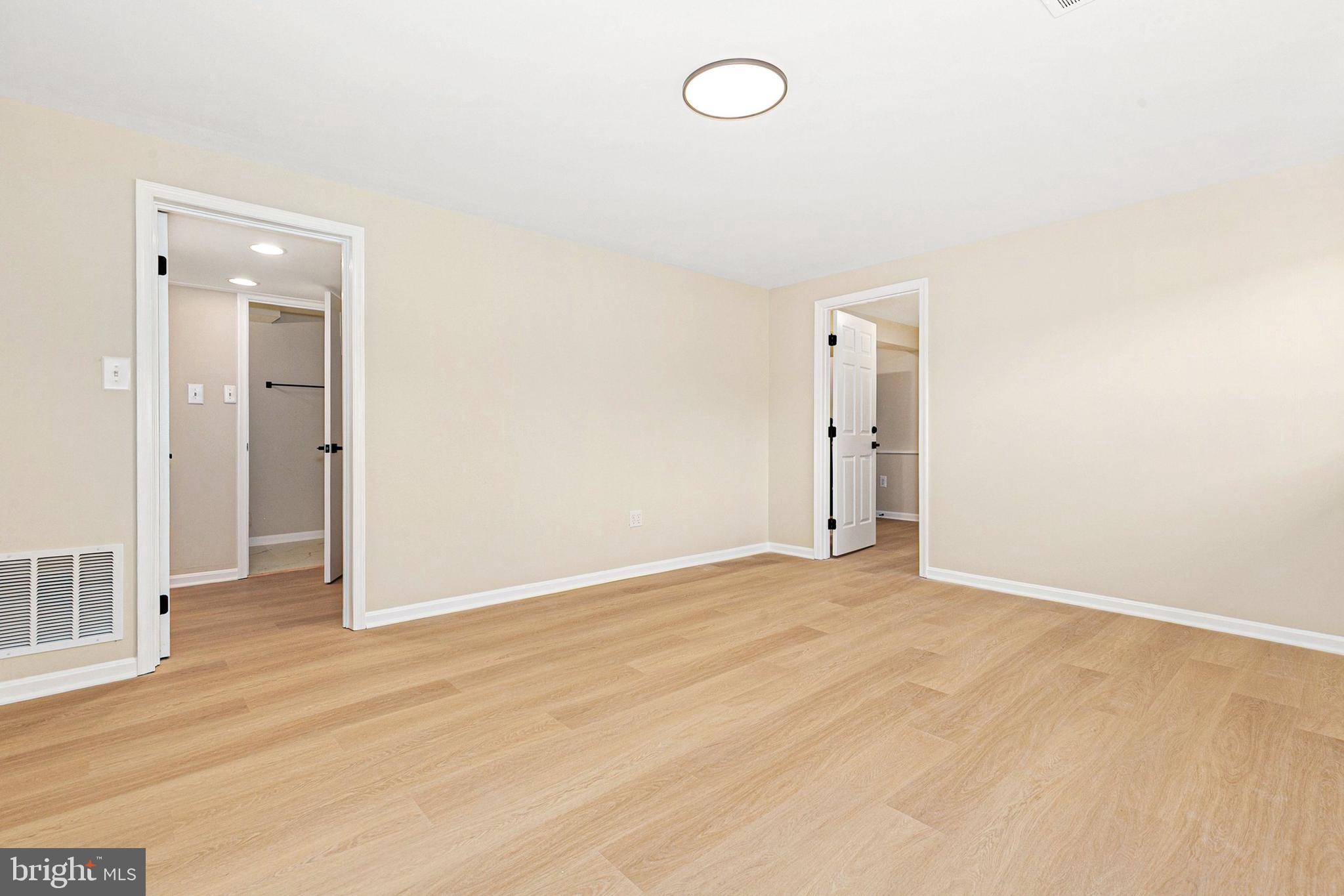 WHEATON WOODS - Residential