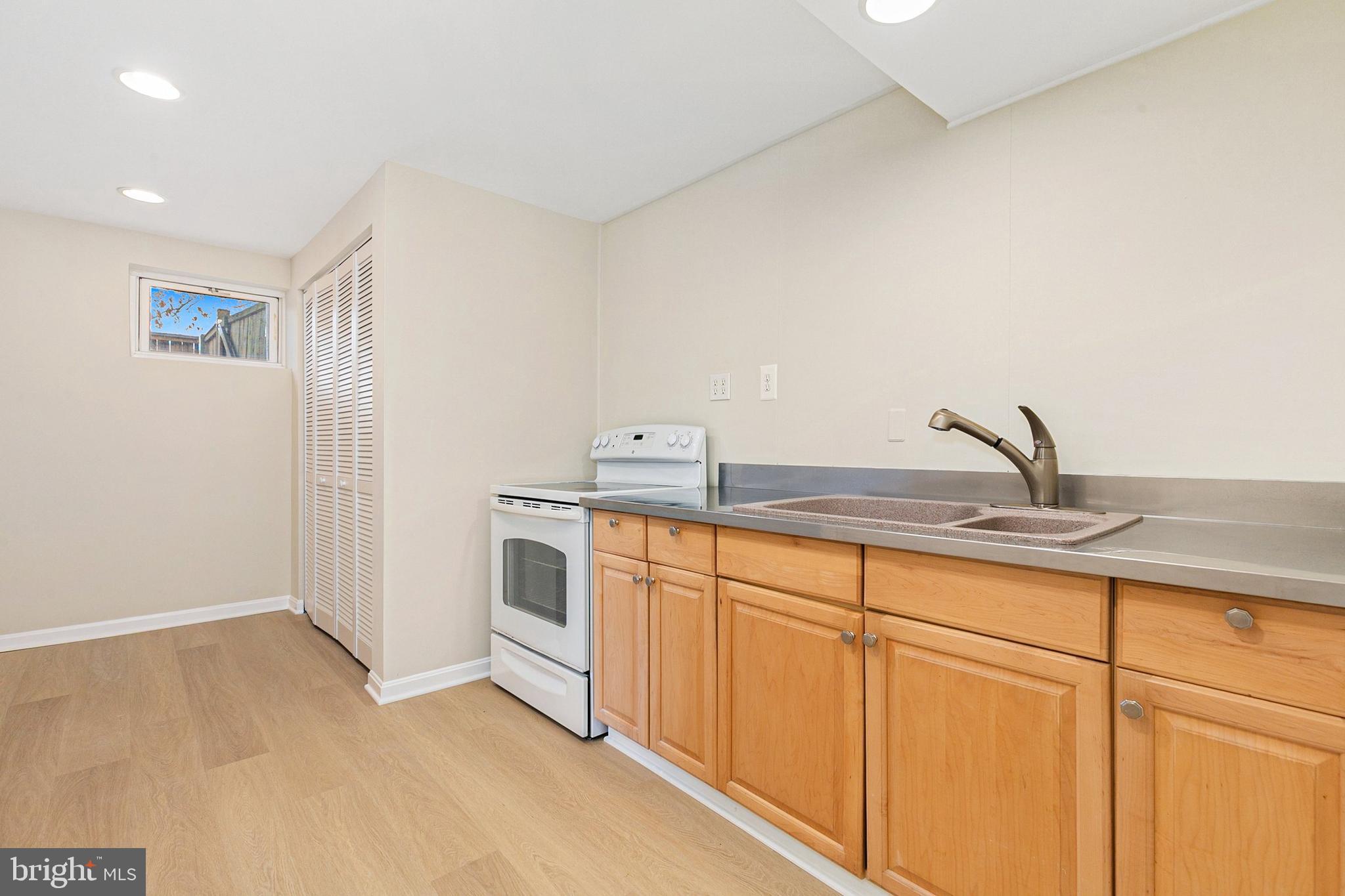 WHEATON WOODS - Residential