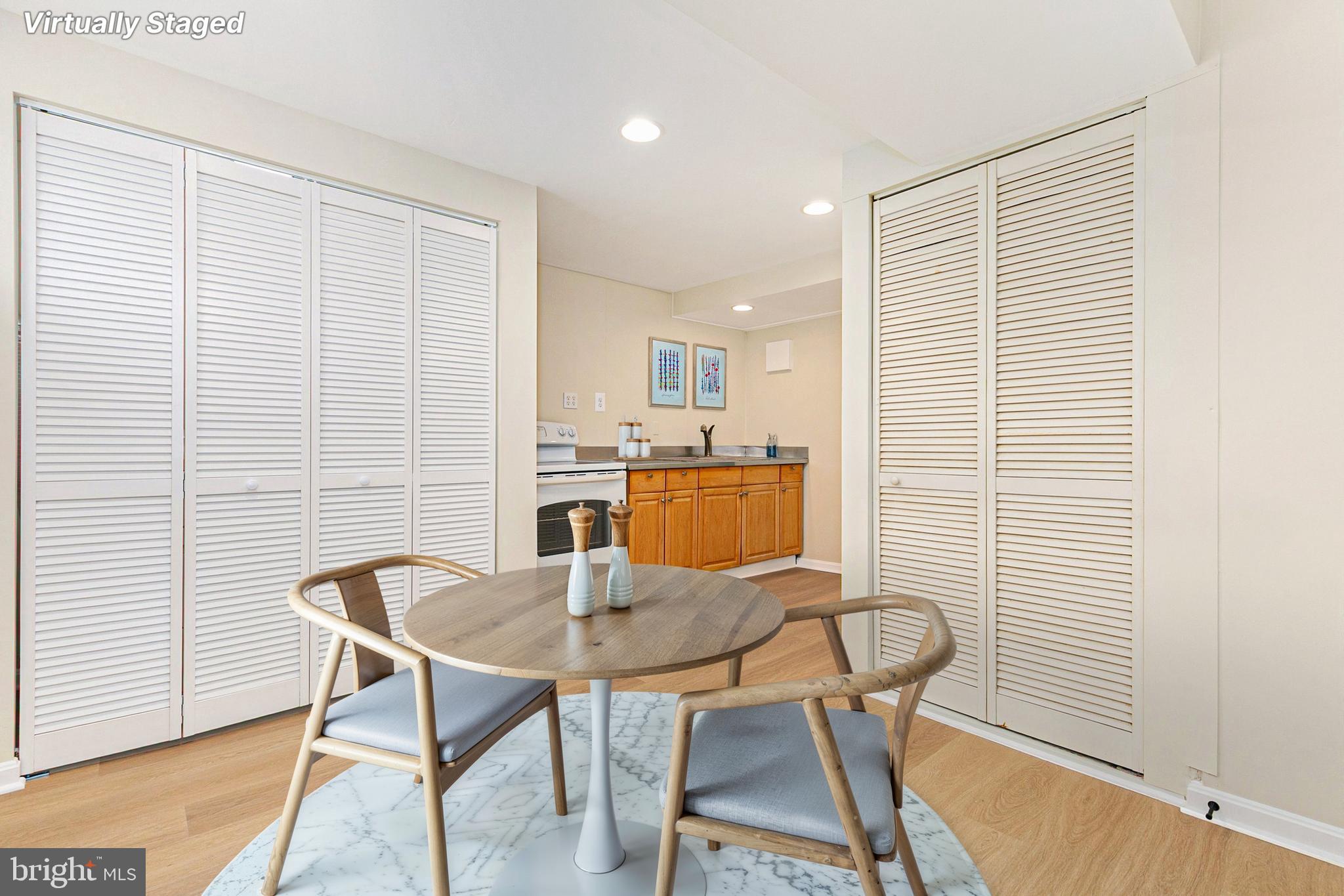 WHEATON WOODS - Residential