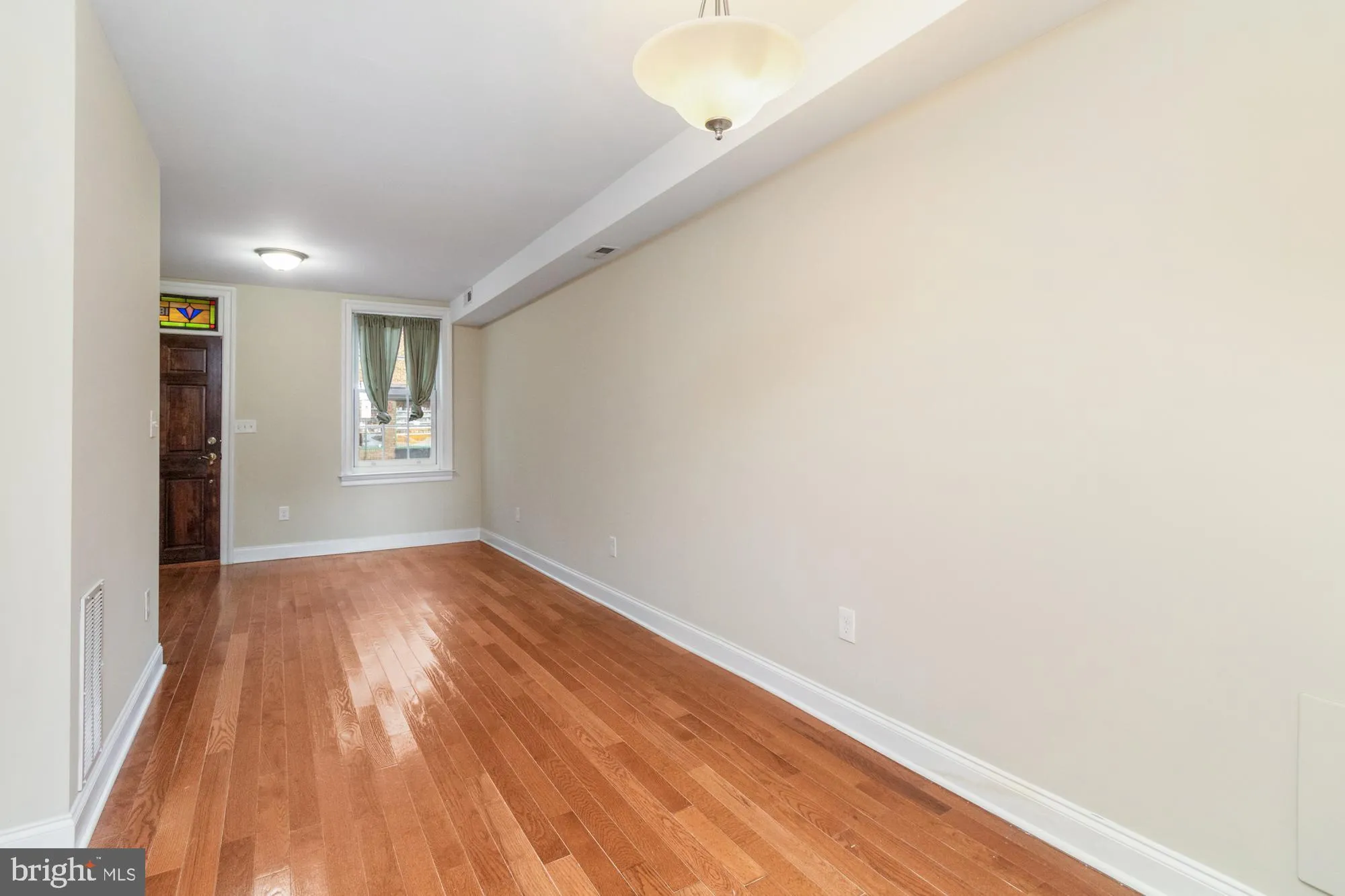 Baltimore, Maryland 21231, United States, 3 Bedrooms Bedrooms, ,3 BathroomsBathrooms,Residential,Pending,34100