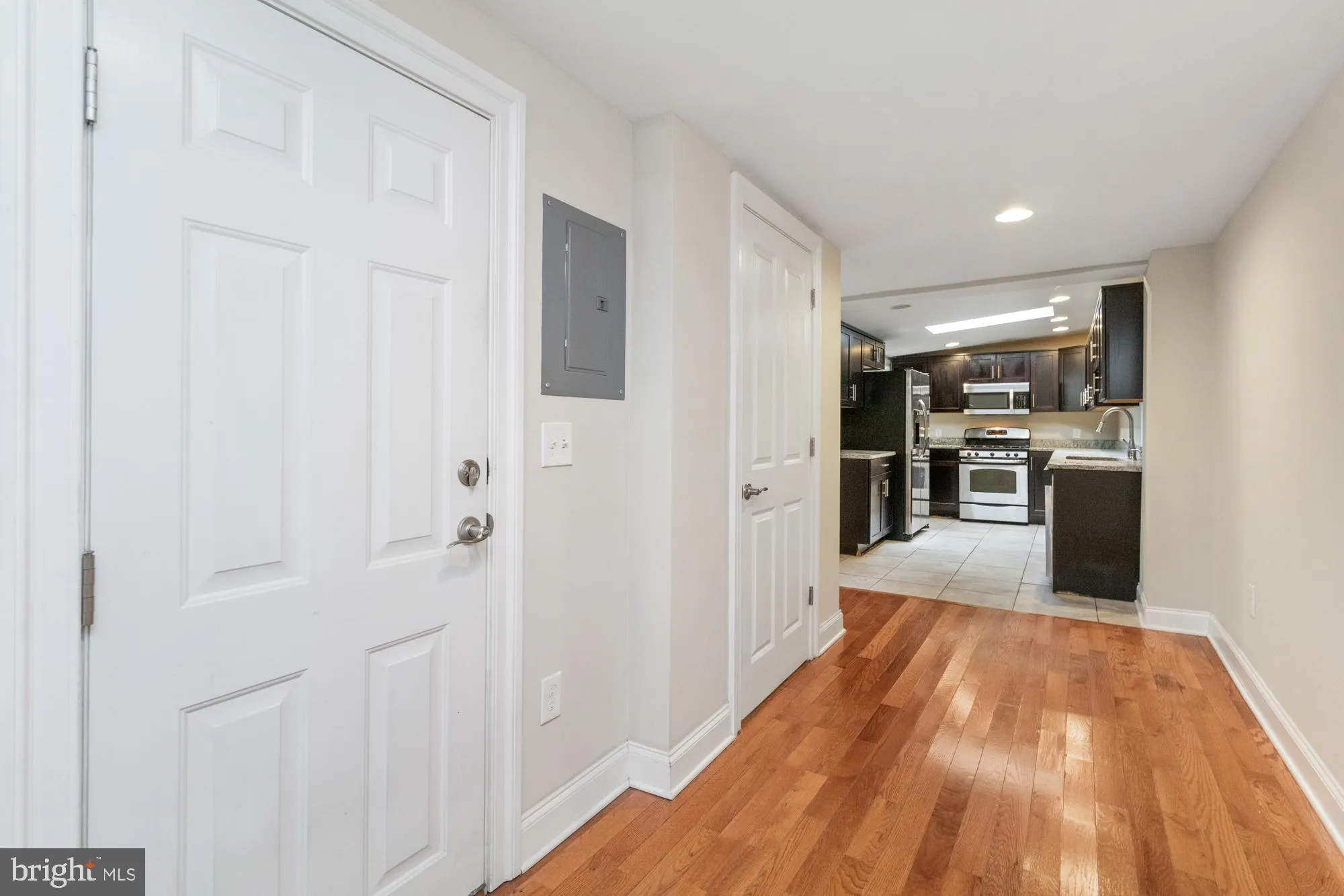 Baltimore, Maryland 21231, United States, 3 Bedrooms Bedrooms, ,3 BathroomsBathrooms,Residential,Pending,34100