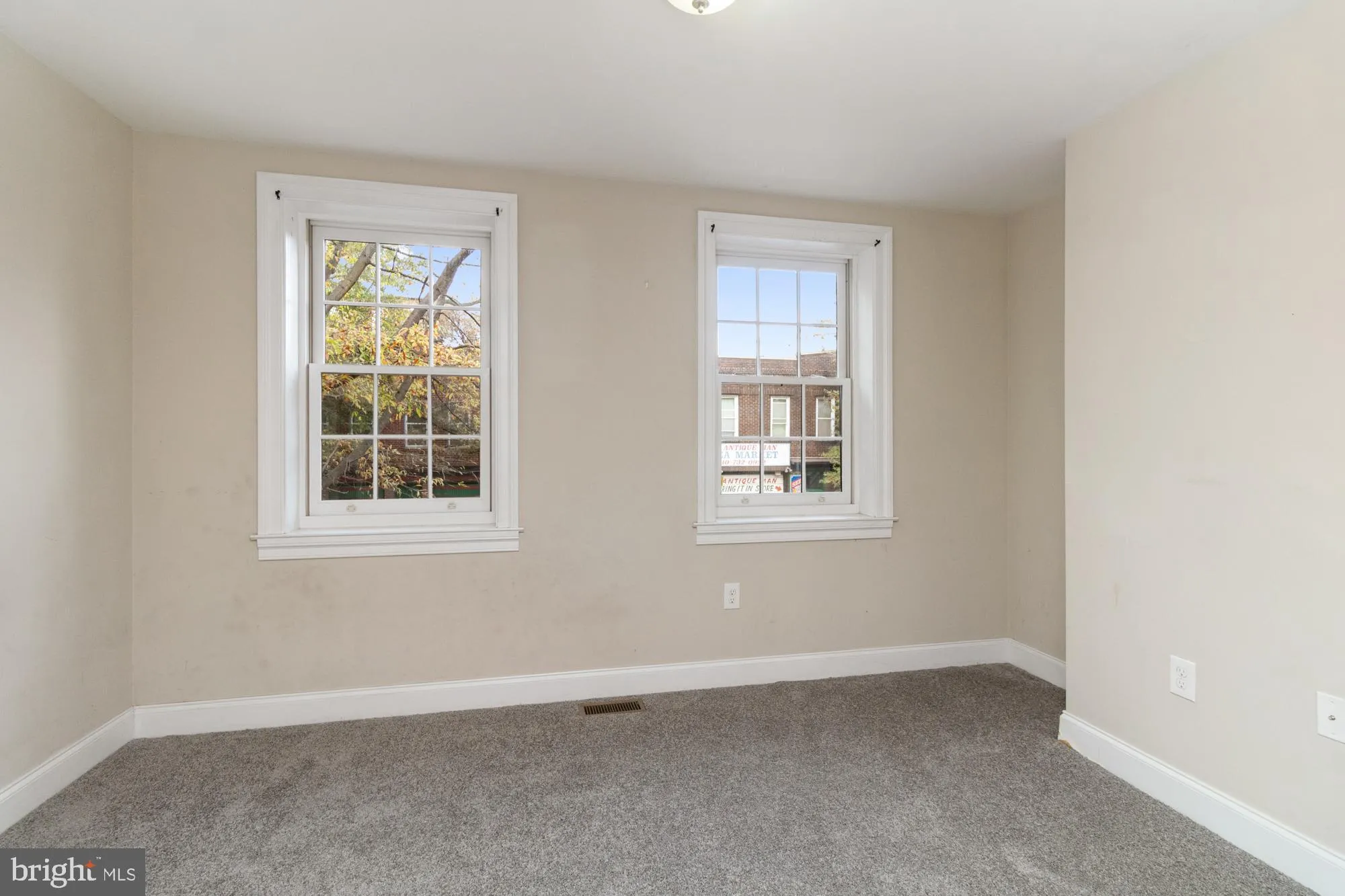 Baltimore, Maryland 21231, United States, 3 Bedrooms Bedrooms, ,3 BathroomsBathrooms,Residential,Pending,34100