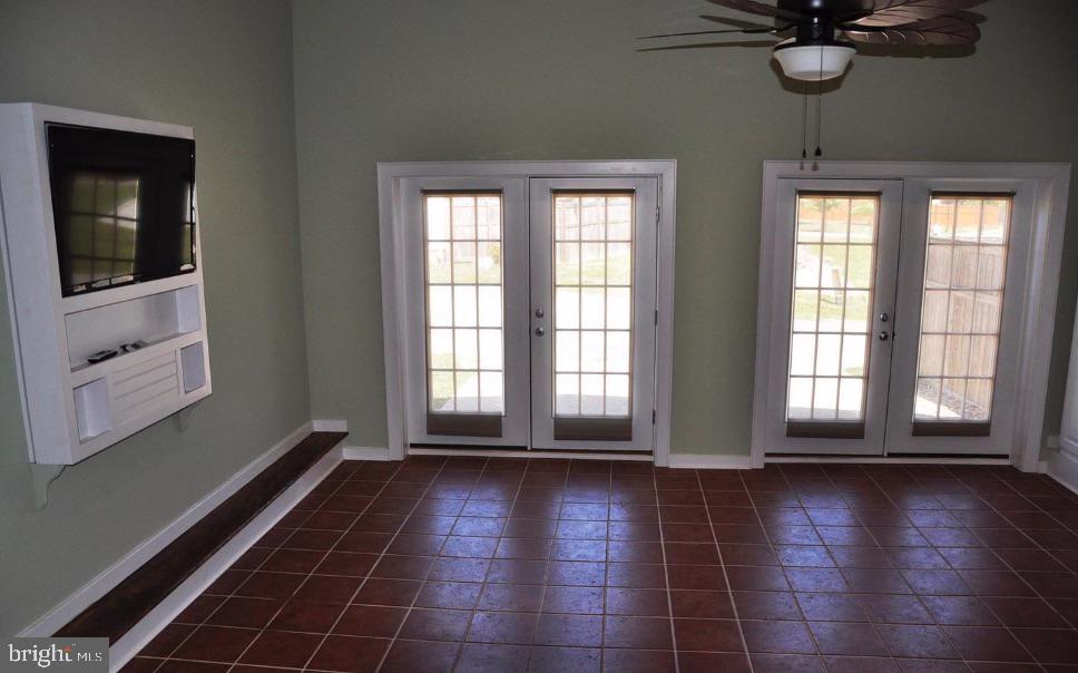 EASTON VILLAGE - Residential