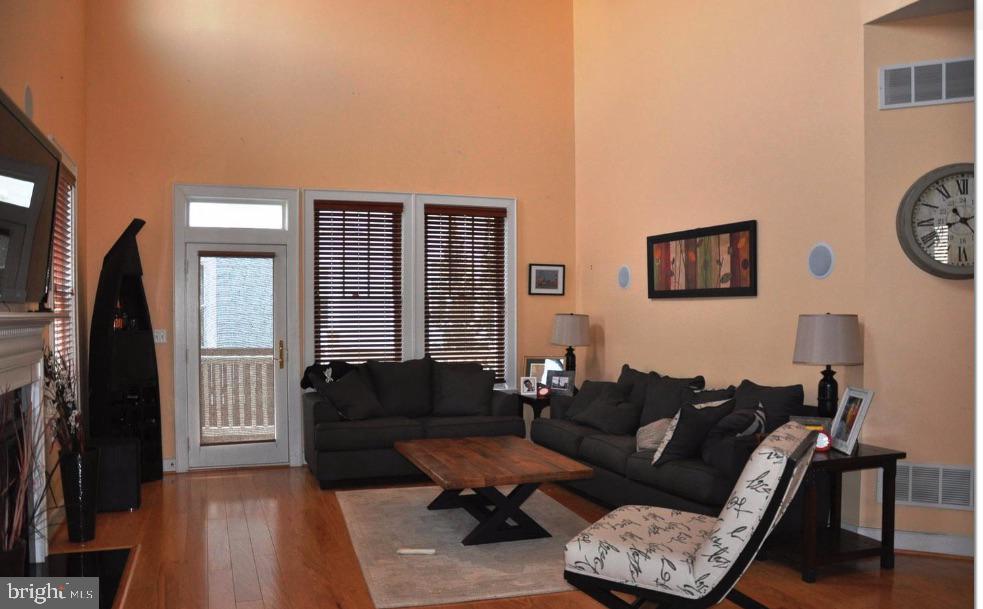 EASTON VILLAGE - Residential