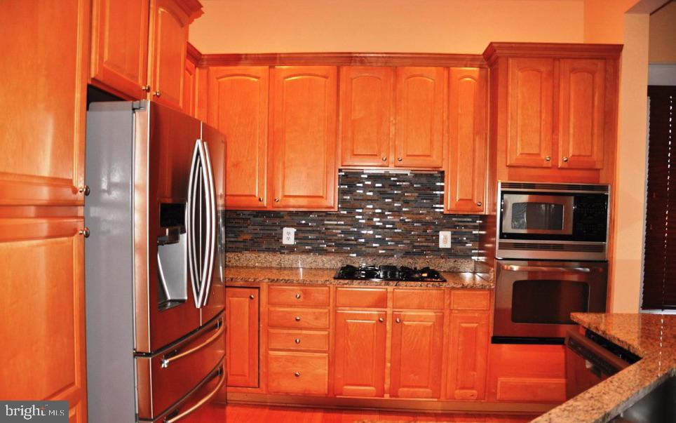 EASTON VILLAGE - Residential