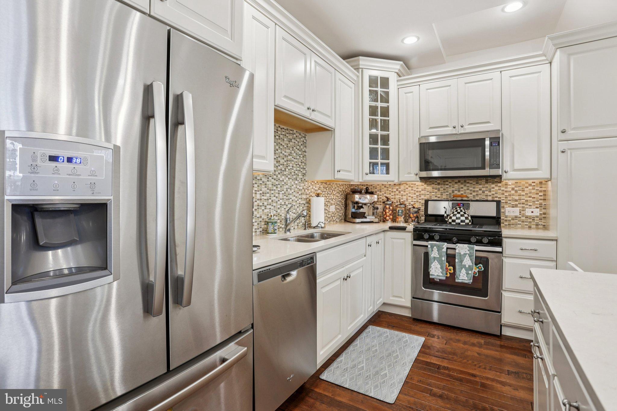 RAVENSCLIFF - Residential