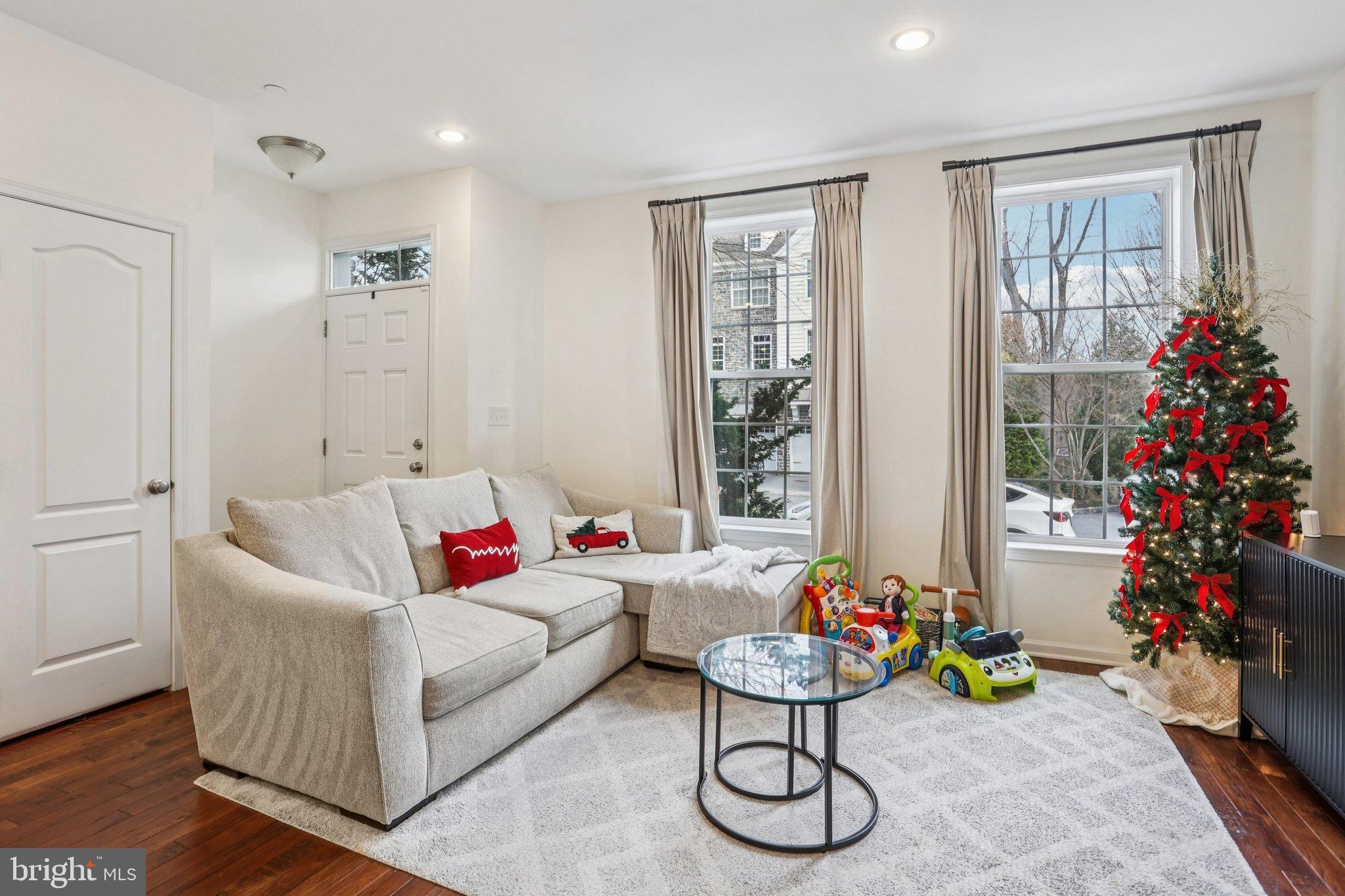 RAVENSCLIFF - Residential