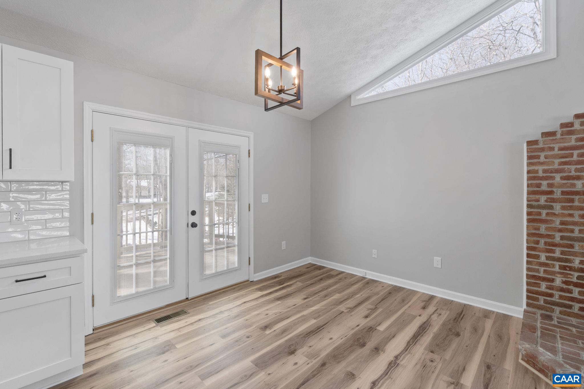 LAKE MONTICELLO - Residential