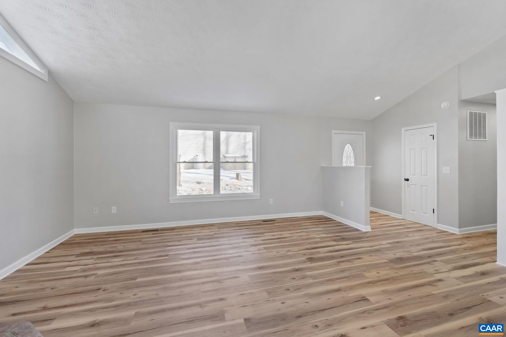 LAKE MONTICELLO - Residential