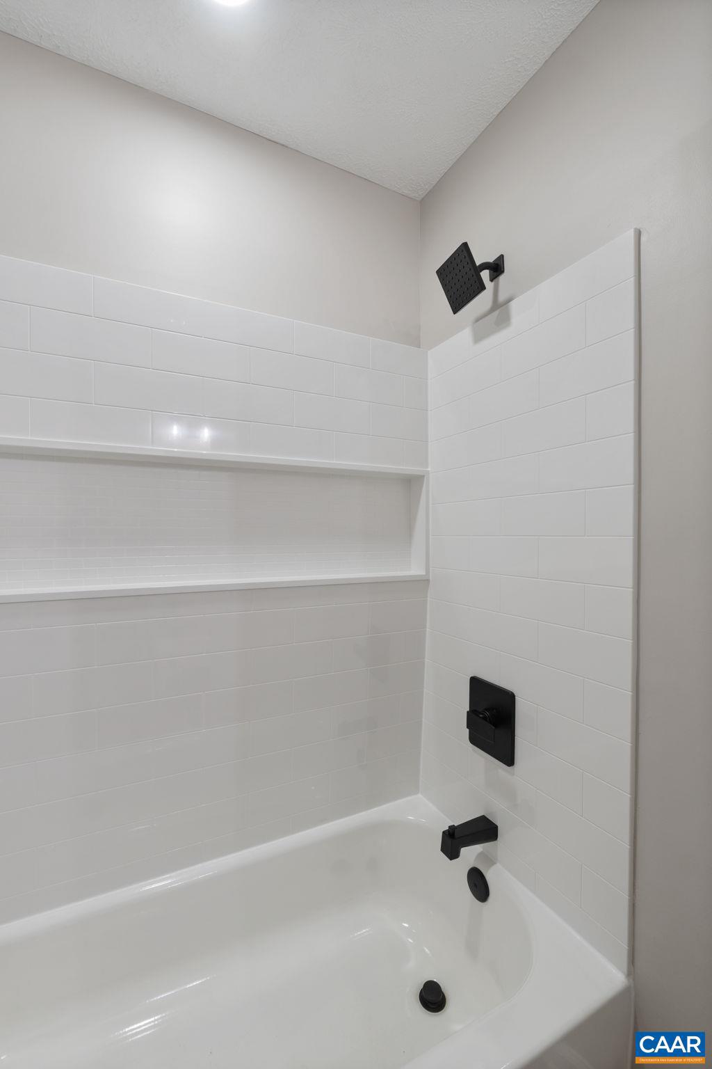 LAKE MONTICELLO - Residential