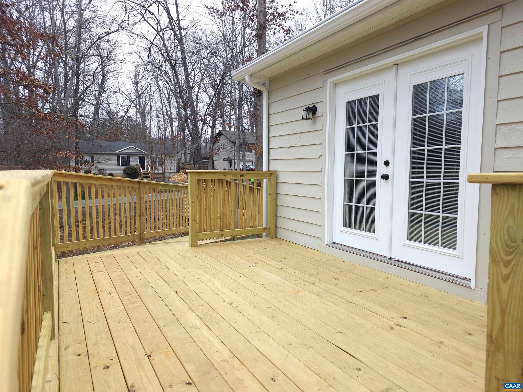 LAKE MONTICELLO - Residential