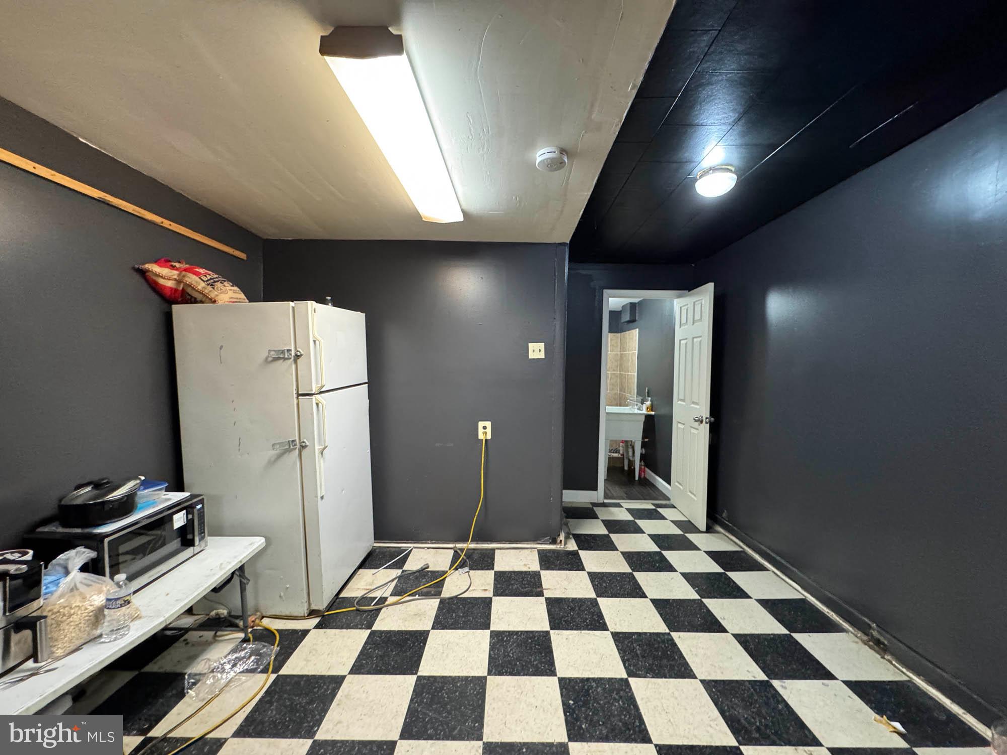 BROADWAY EAST - Commercial Sale