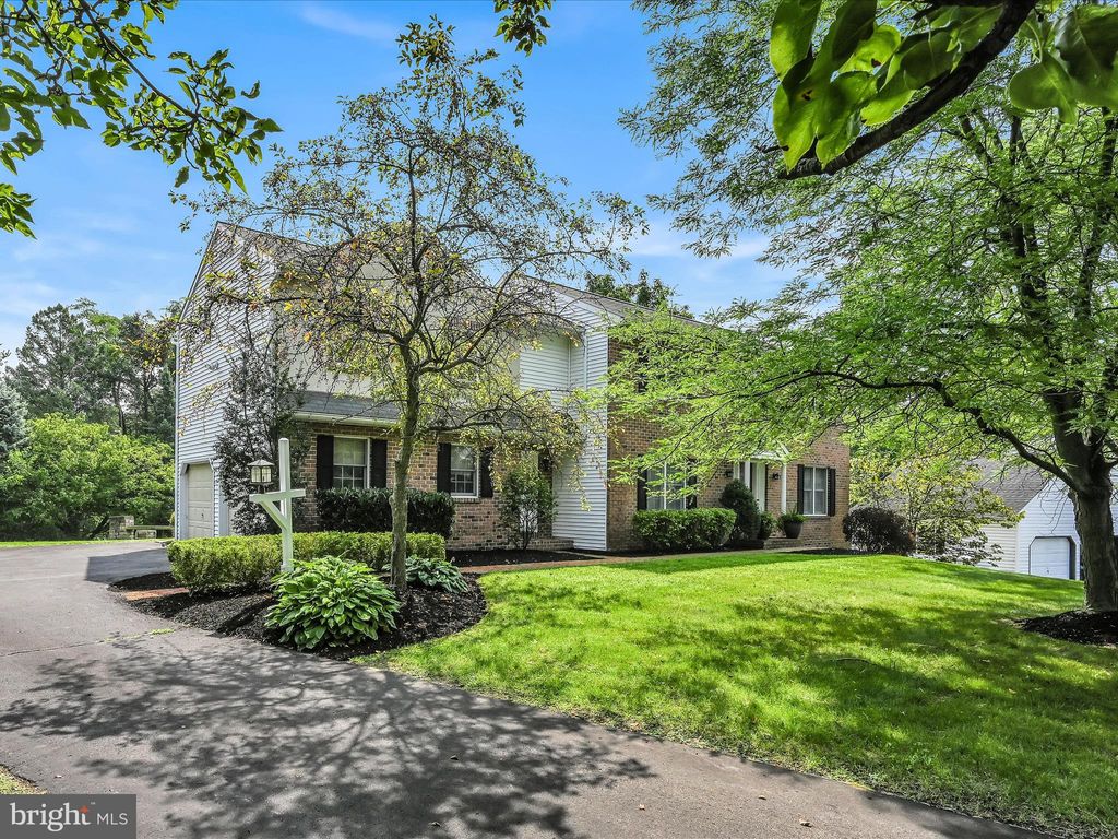 Photo of 23 Canterbury Court, Lititz, PA 17543 (MLS # PALA2054940)