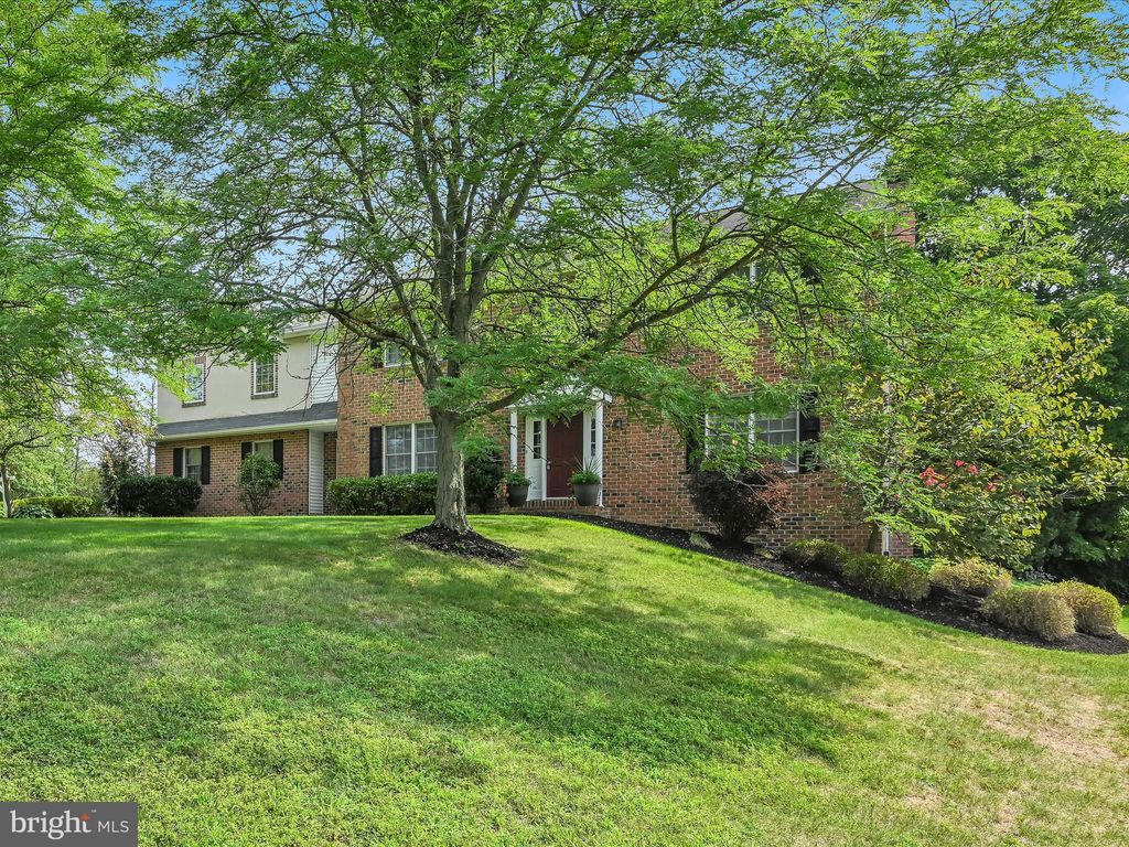 Photo of 23 Canterbury Court, Lititz, PA 17543 (MLS # PALA2054940)