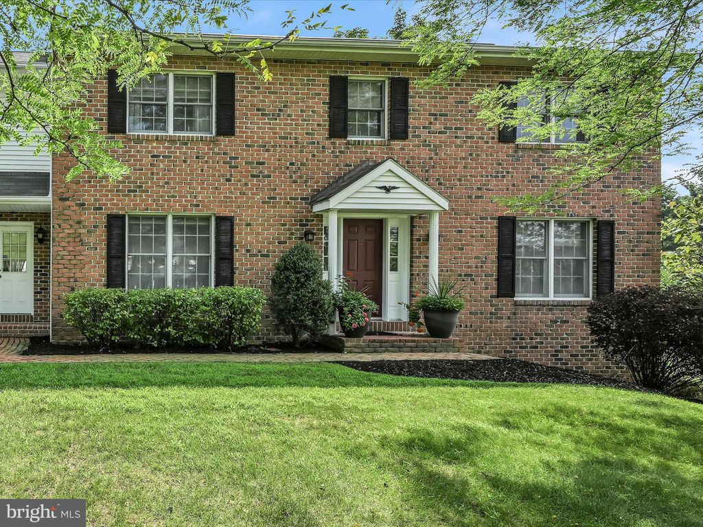 Photo of 23 Canterbury Court, Lititz, PA 17543 (MLS # PALA2054940)