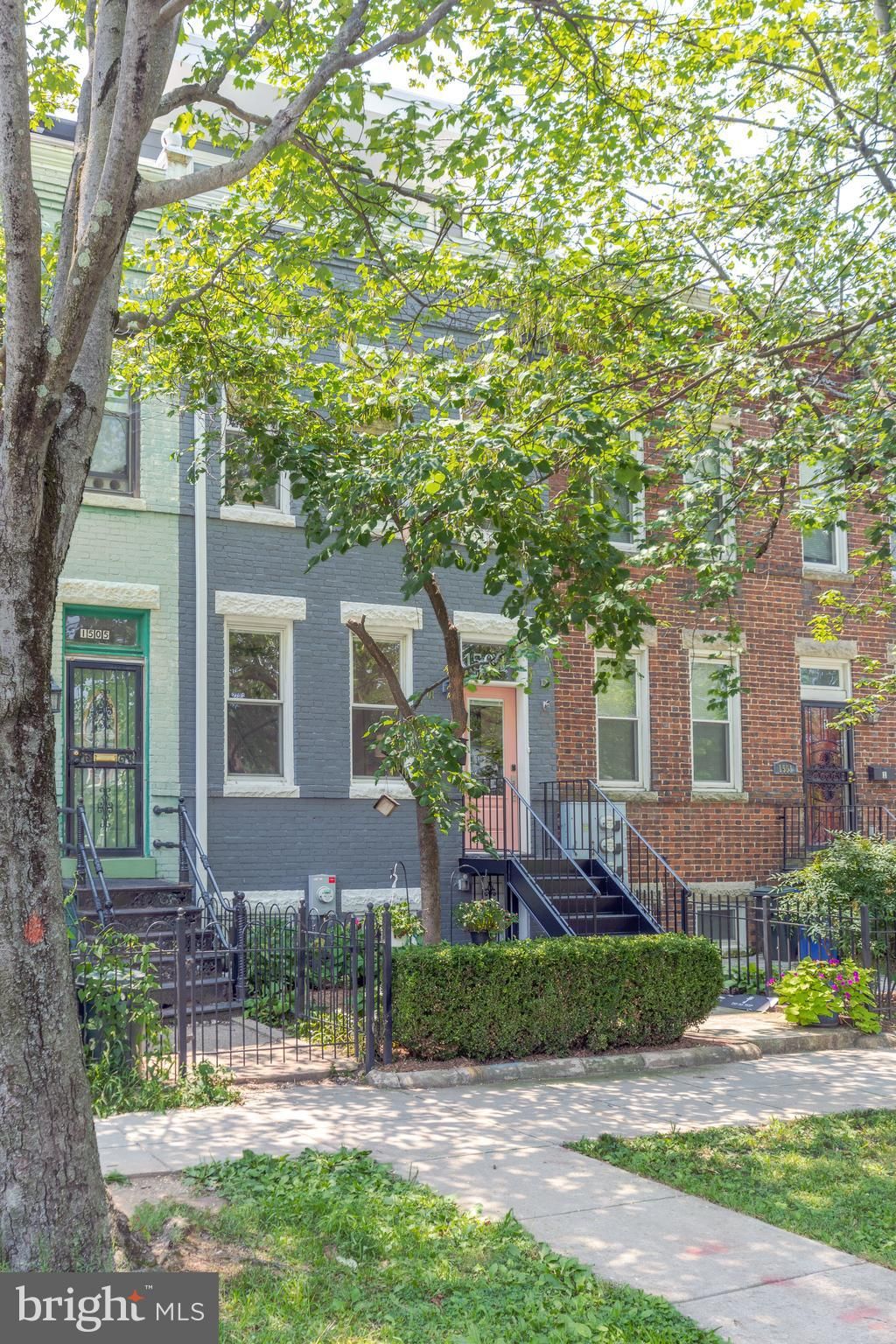 Photo of 1503 G Street SE, WASHINGTON, DC 20003 (MLS # DCDC2221952)