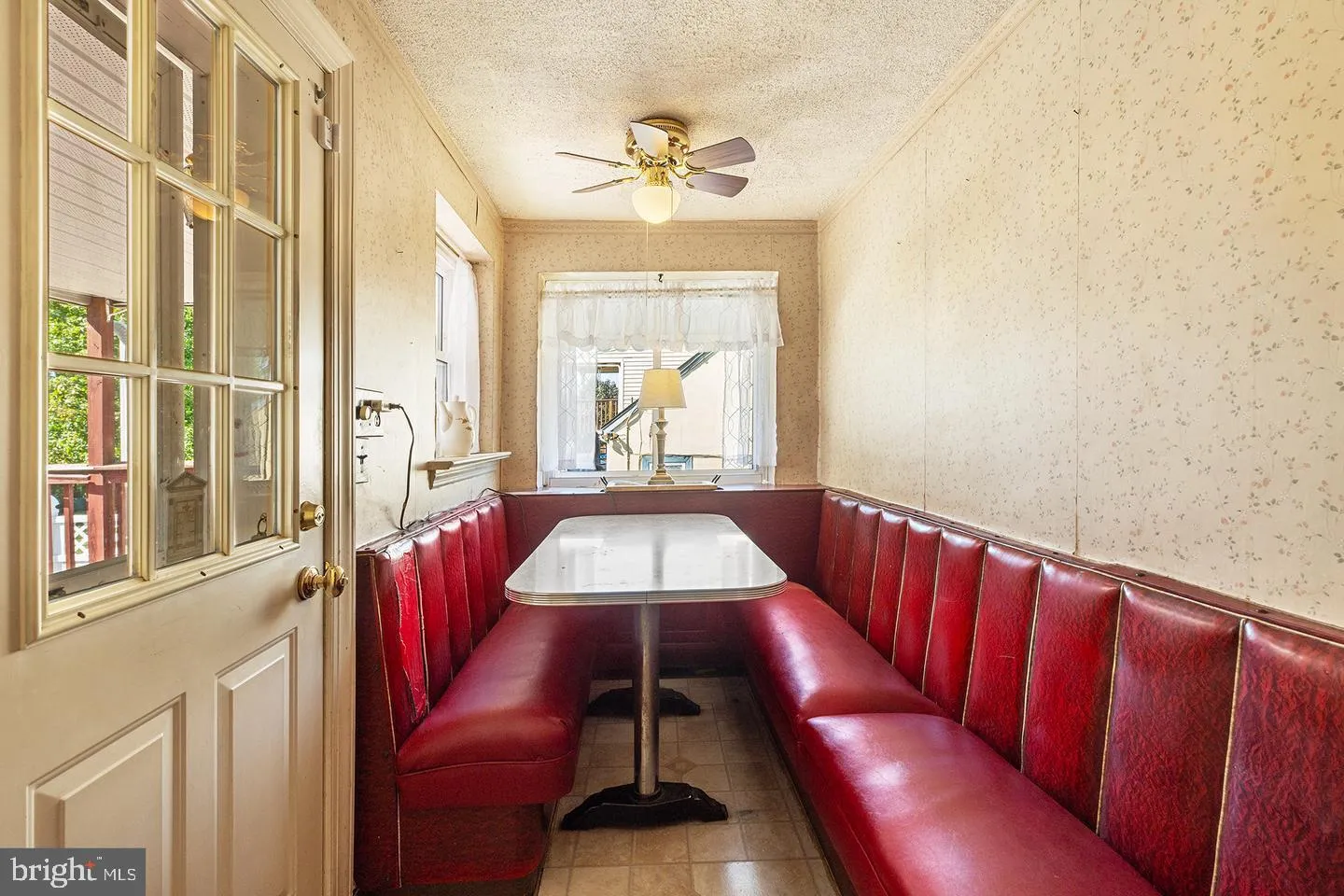 Norristown, Pennsylvania 19401, United States, 5 Bedrooms Bedrooms, ,2 BathroomsBathrooms,Residential,Contingent,80693