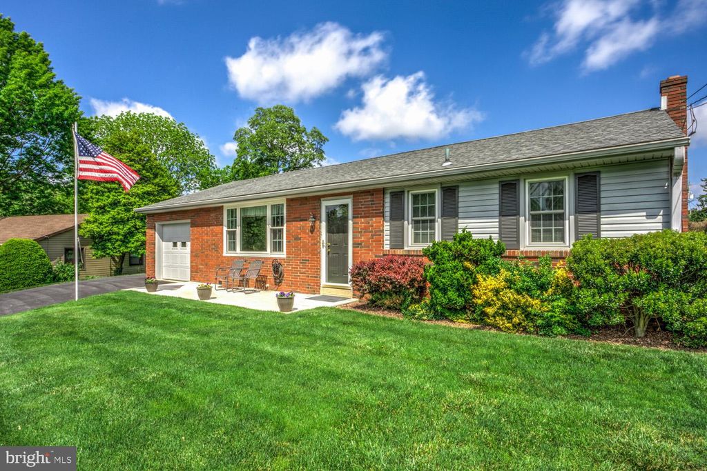 Photo of 68 Tennyson Drive, Lancaster, PA 17602 (MLS # PALA2050930)
