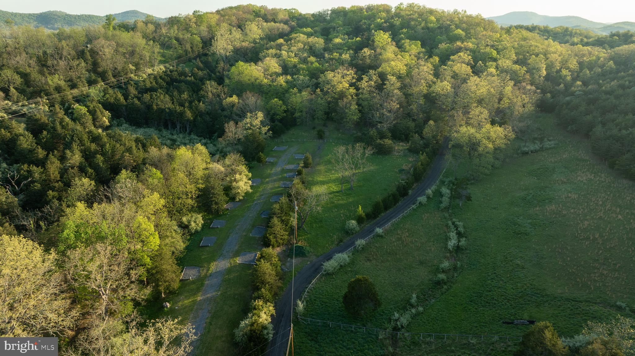 CRYSTAL VALLEY RANCHETTES - Farm