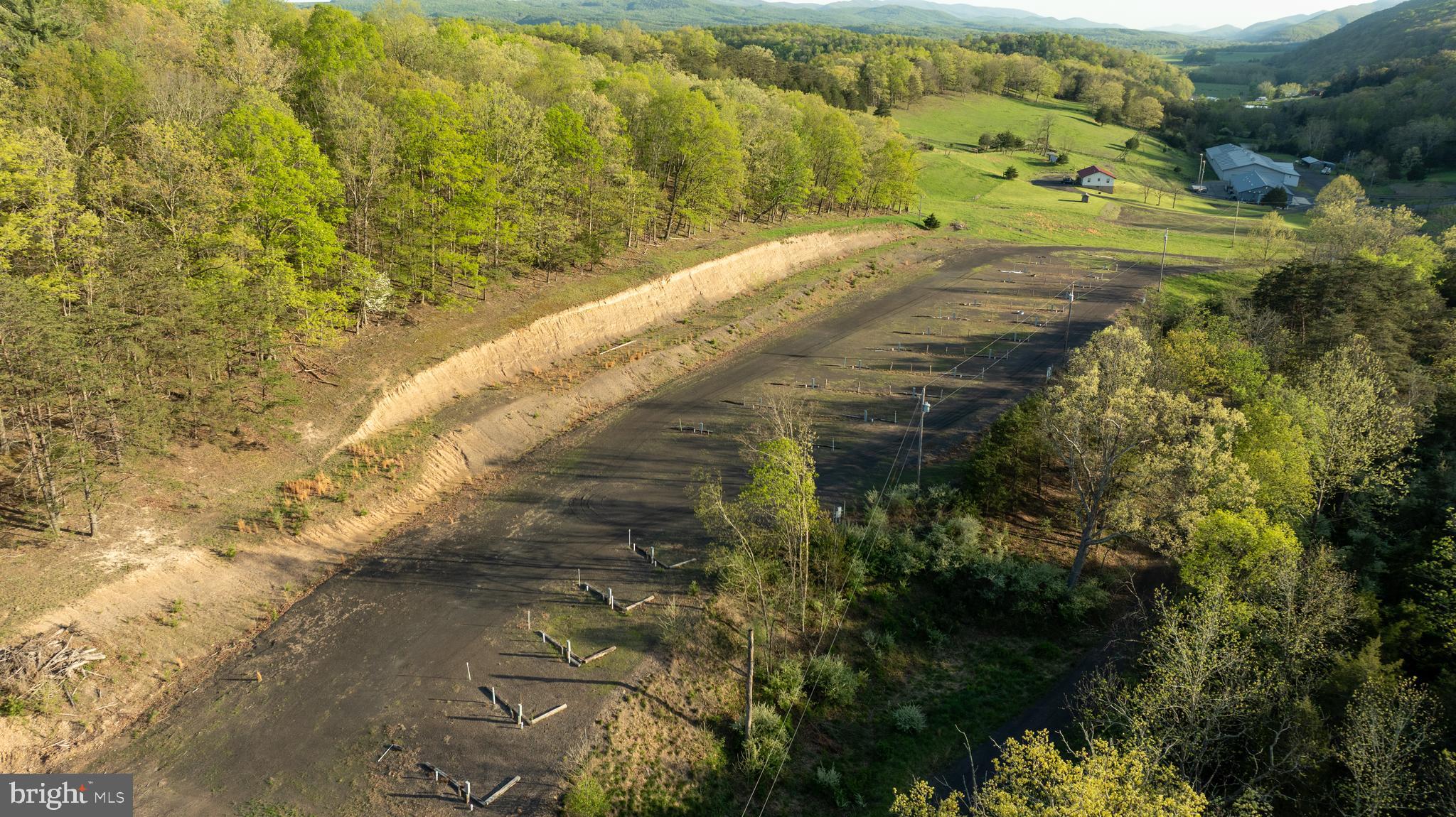 CRYSTAL VALLEY RANCHETTES - Farm