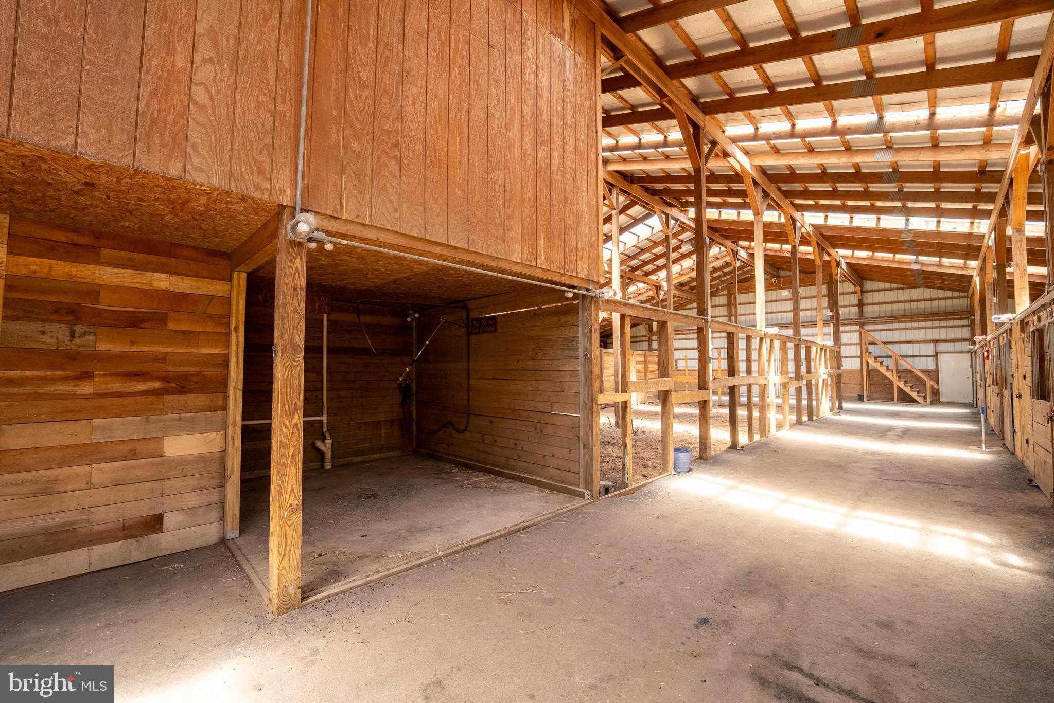 CRYSTAL VALLEY RANCHETTES - Farm