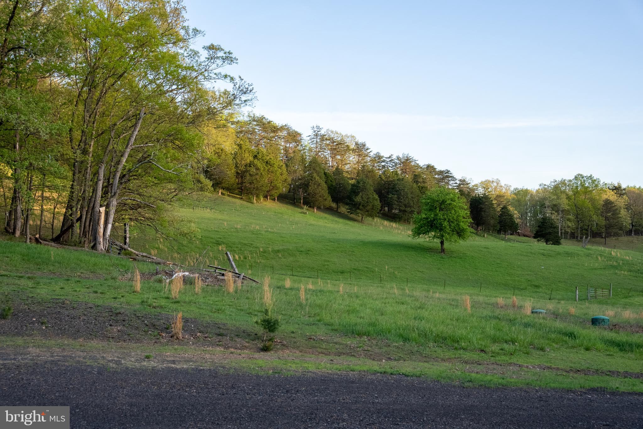 CRYSTAL VALLEY RANCHETTES - Farm