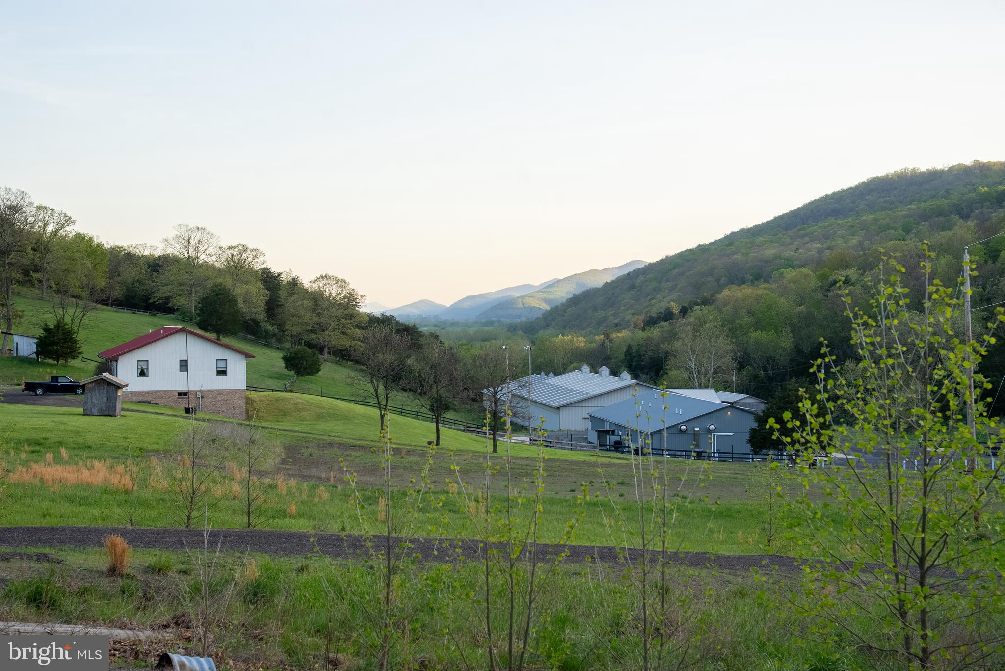 CRYSTAL VALLEY RANCHETTES - Farm