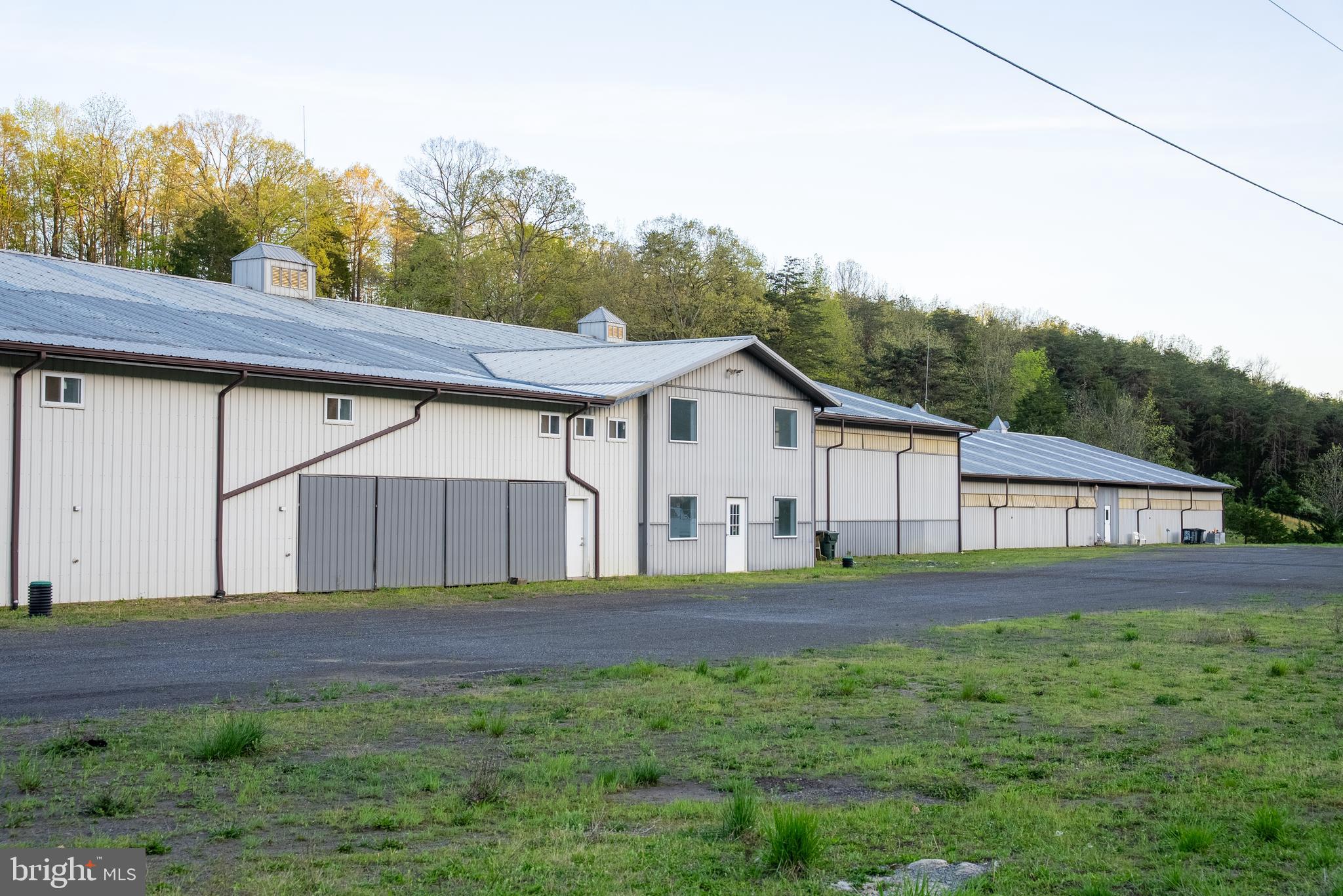 CRYSTAL VALLEY RANCHETTES - Farm