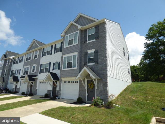 CARRIAGE CROSSINGS - Residential