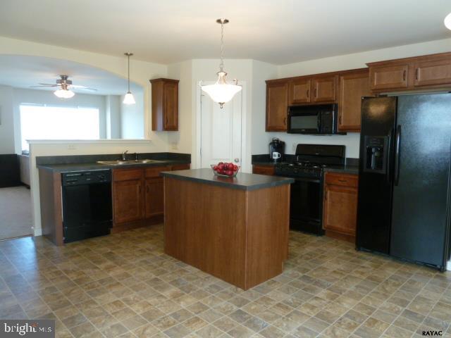 CARRIAGE CROSSINGS - Residential