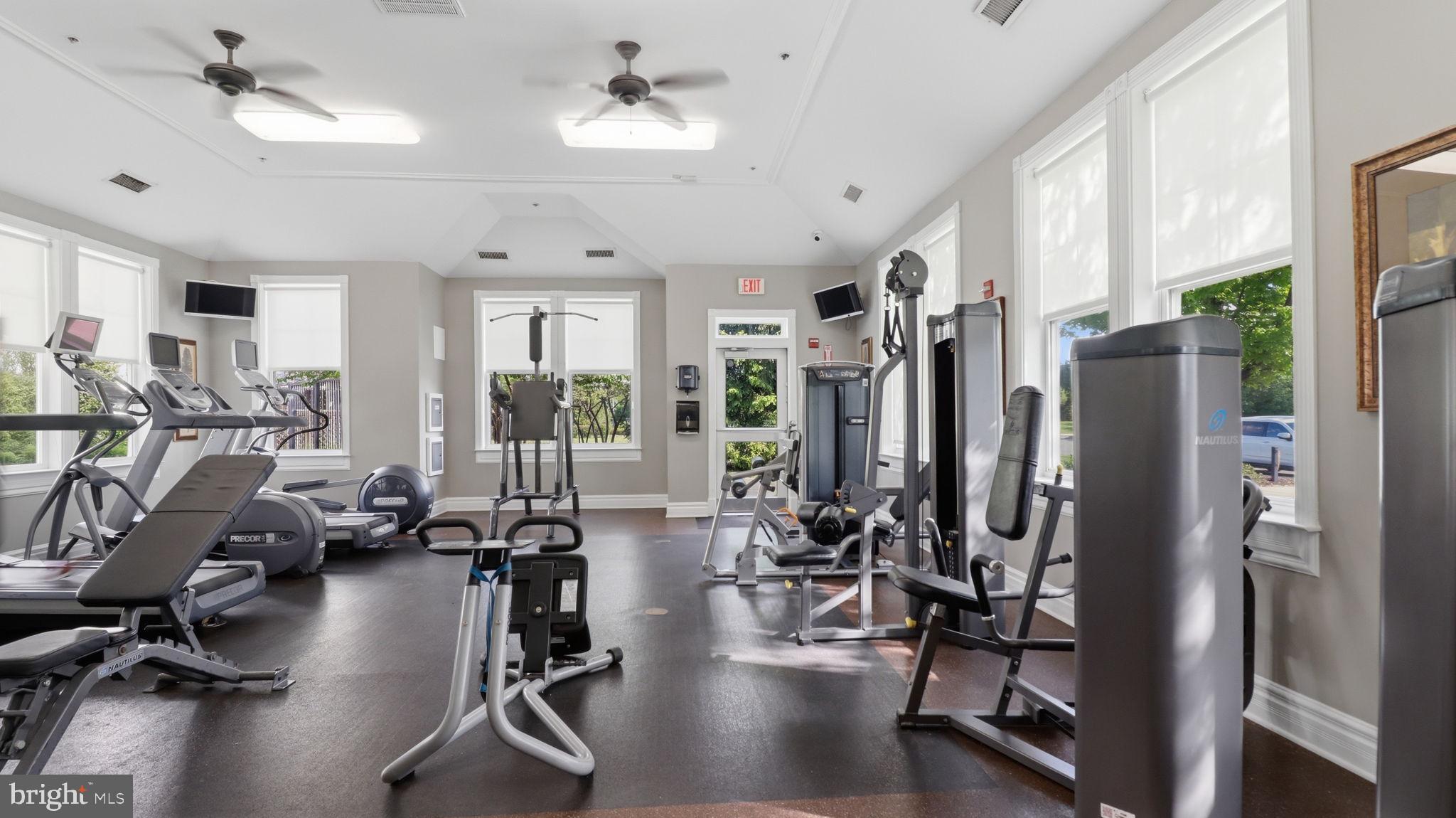 CHANTILLY PARK - Residential