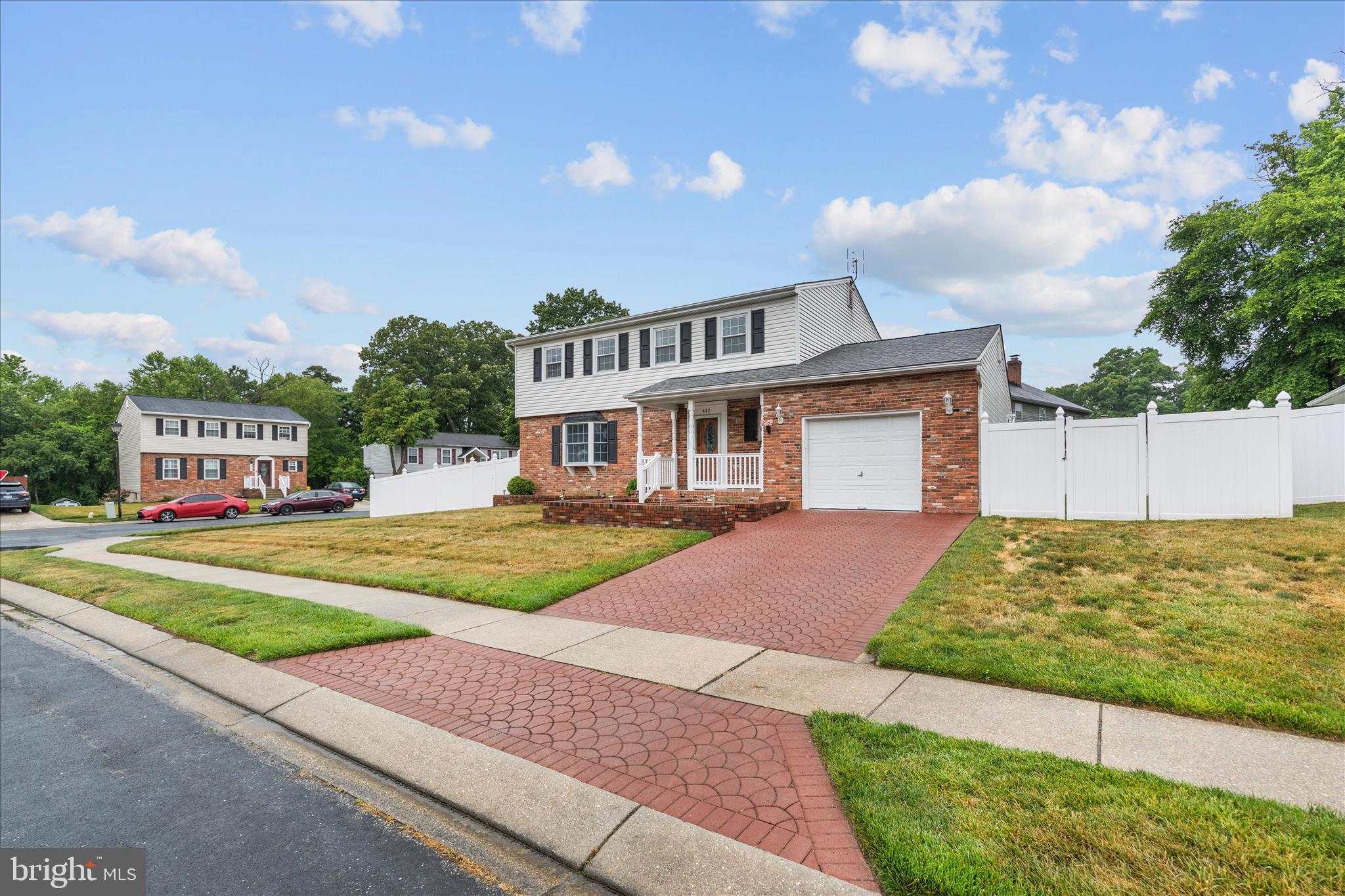 WILLIAMSTOWNE - Residential