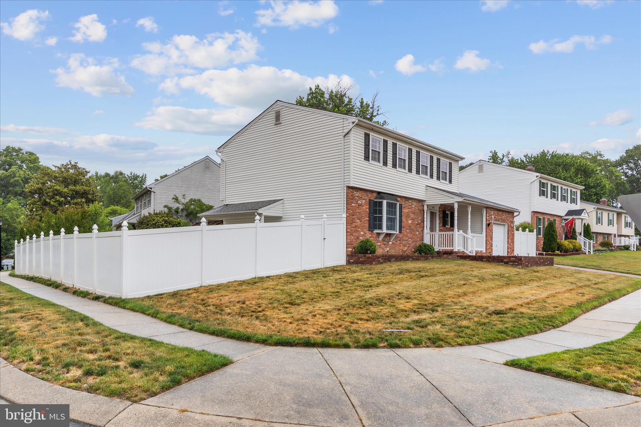 WILLIAMSTOWNE - Residential