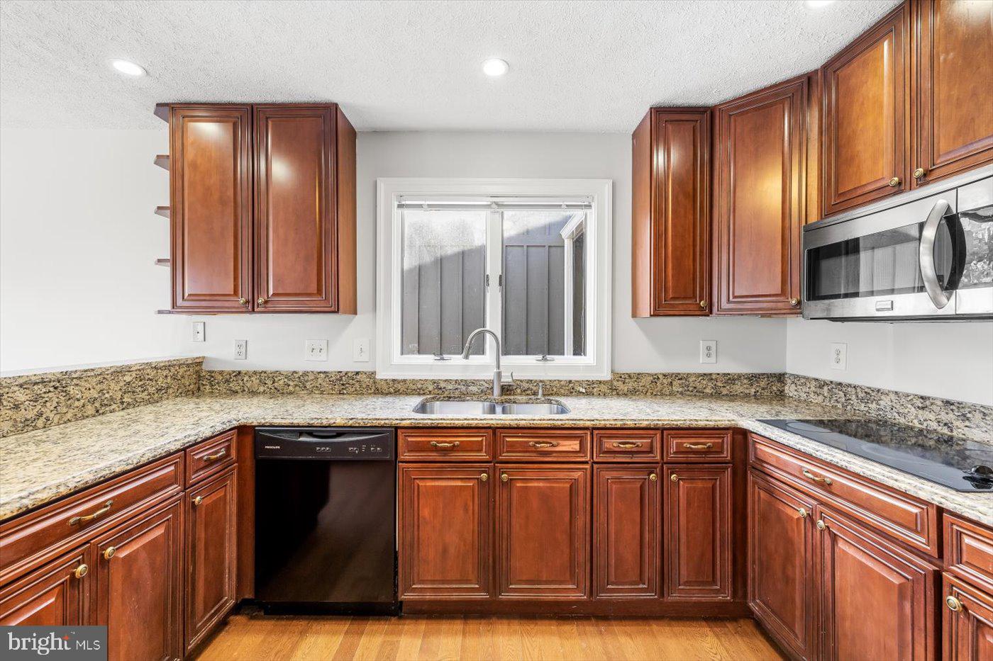 DOGWOOD AIR PARK - Residential Lease