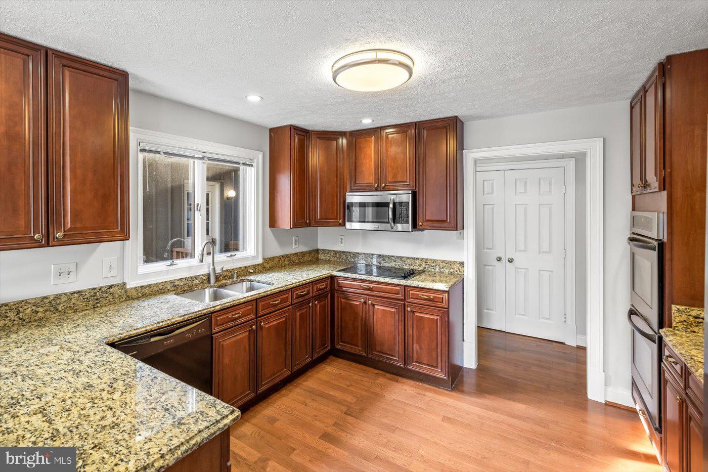 DOGWOOD AIR PARK - Residential Lease