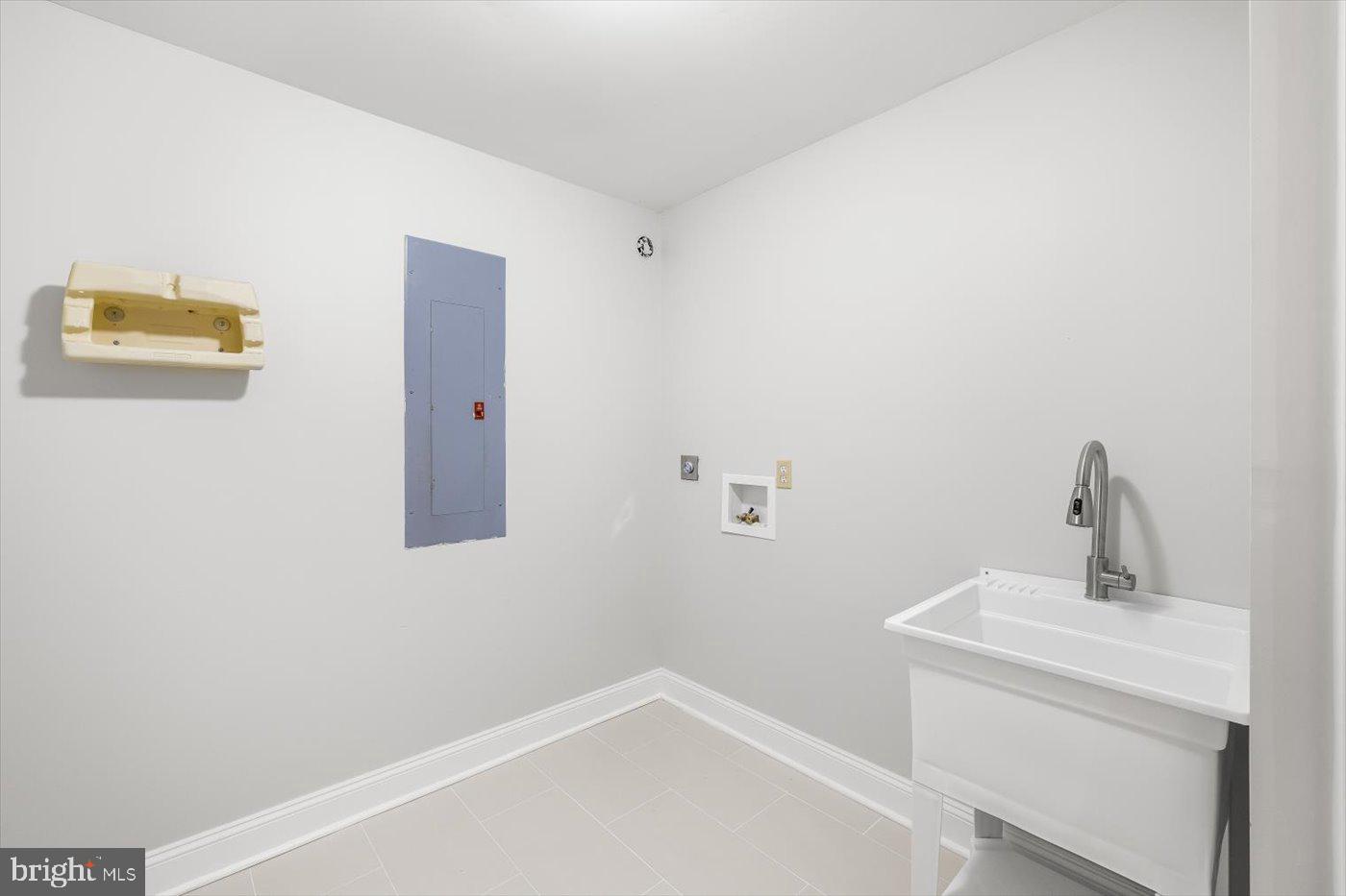 DOGWOOD AIR PARK - Residential Lease