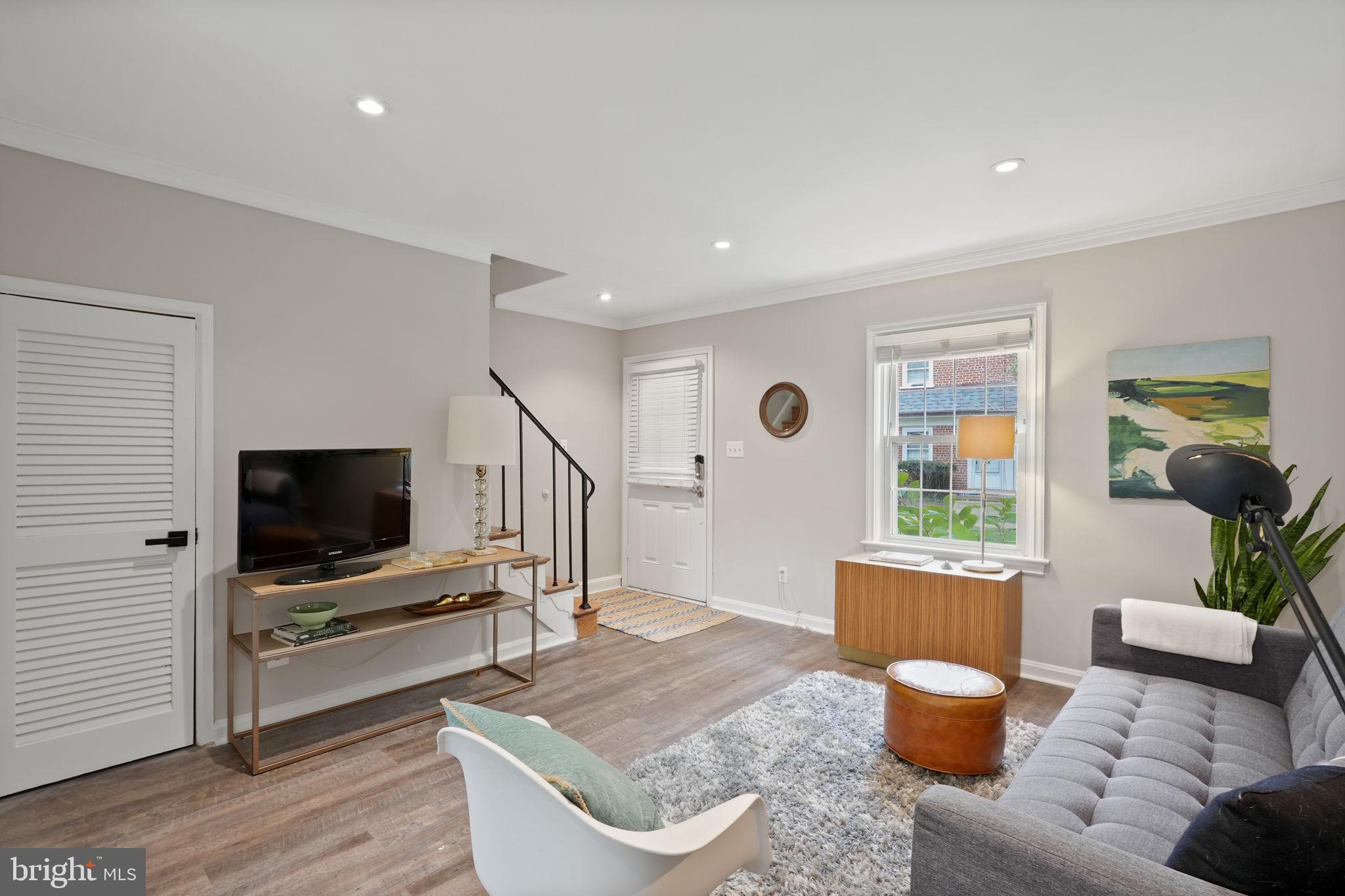 CHEVY CHASE CREST - Residential