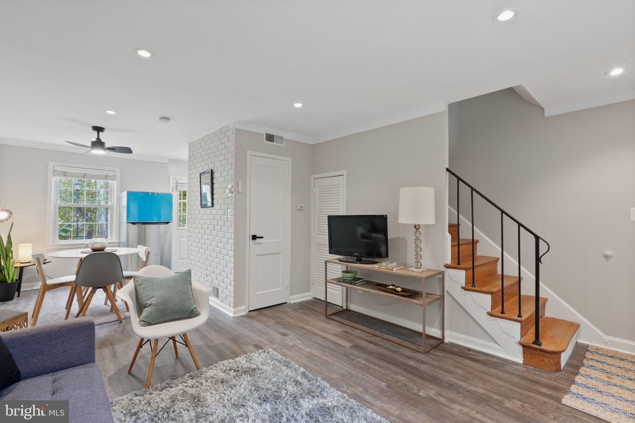 CHEVY CHASE CREST - Residential