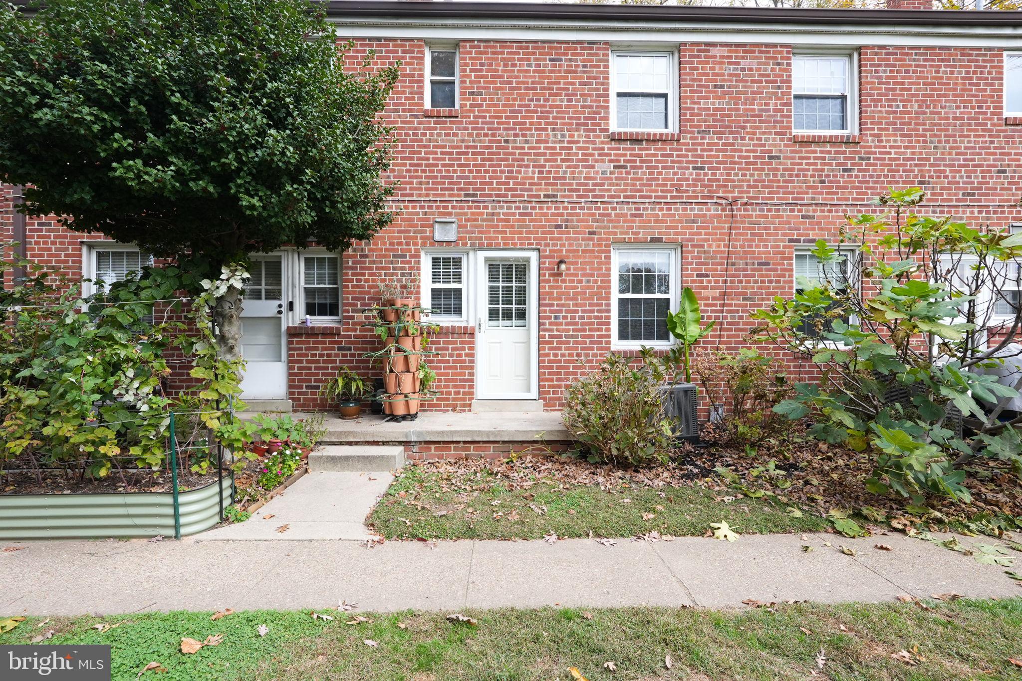 CHEVY CHASE CREST - Residential