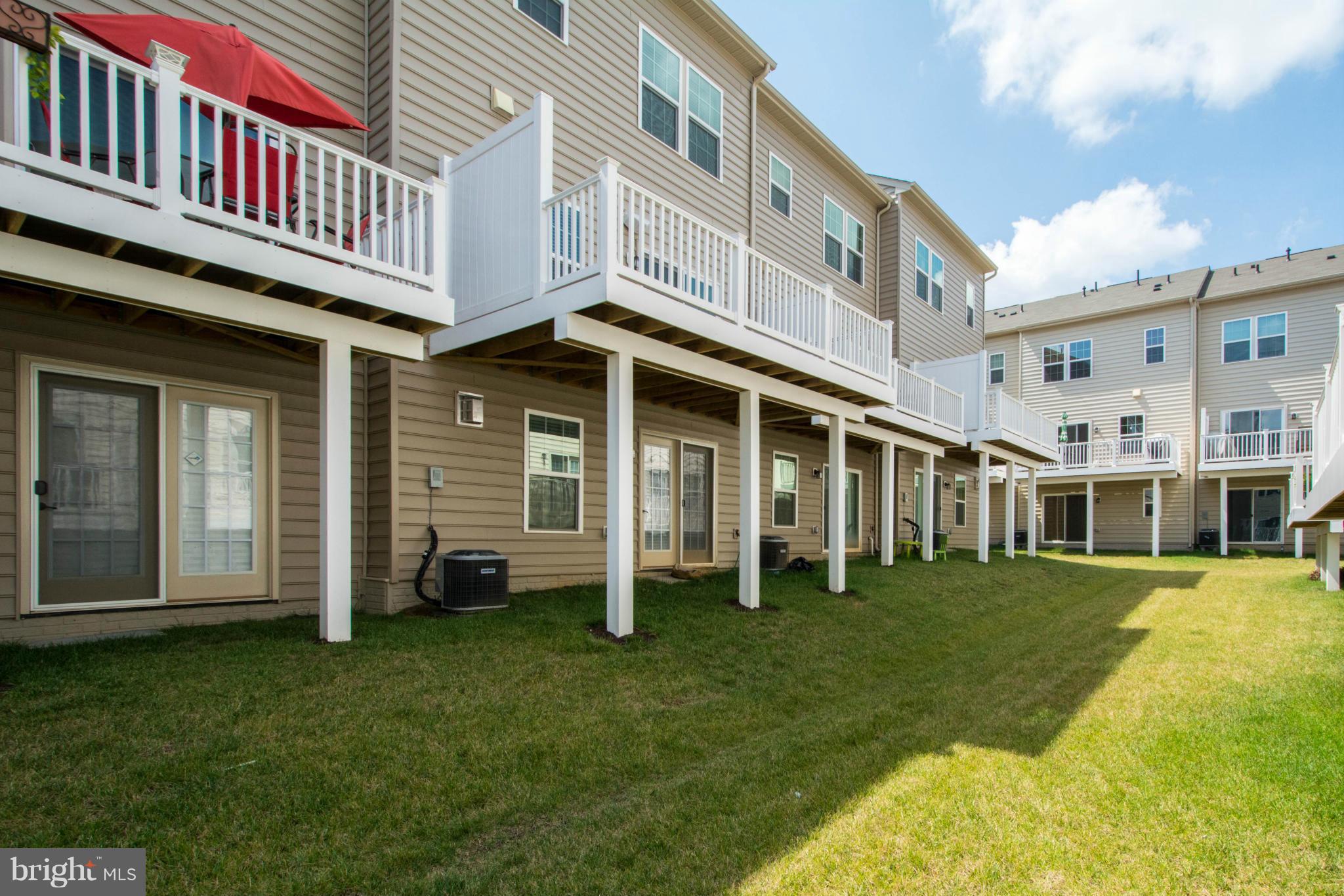 HOWARD SQUARE - Residential Lease