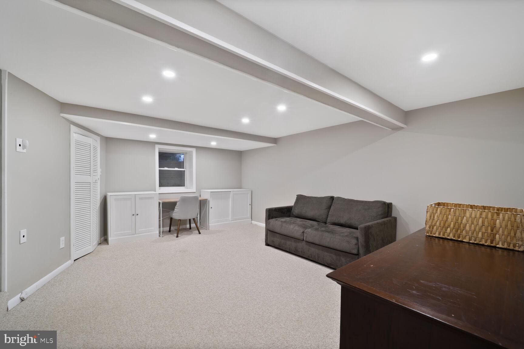 WARWICK VILLAGE - Residential