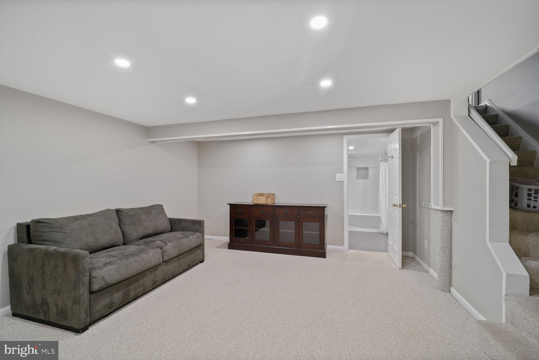 WARWICK VILLAGE - Residential