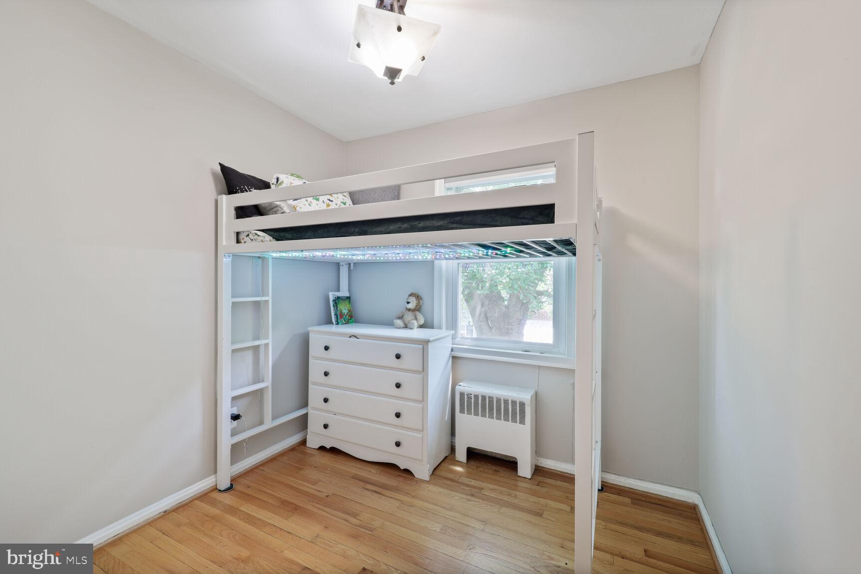 WARWICK VILLAGE - Residential