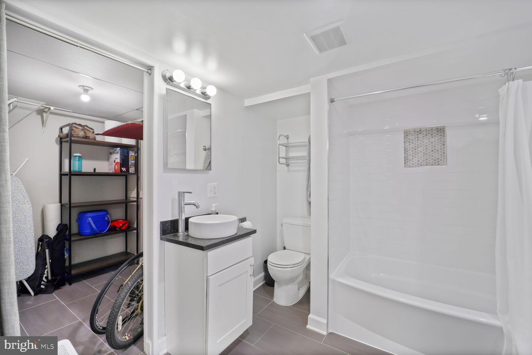 WARWICK VILLAGE - Residential