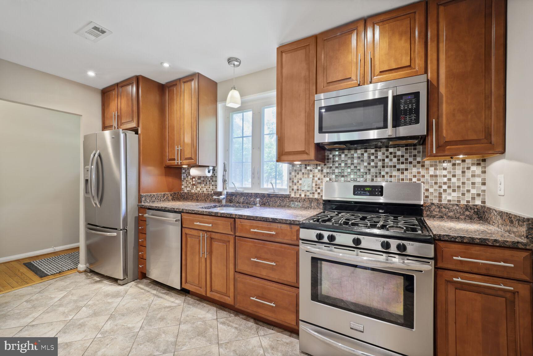 WARWICK VILLAGE - Residential