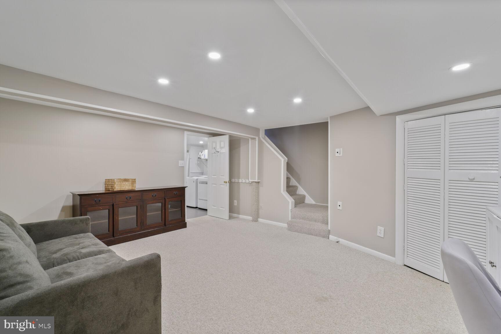 WARWICK VILLAGE - Residential